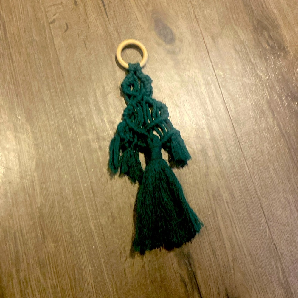 It’s a macramé tree that I handcrafted myself. It is my personal creation.
